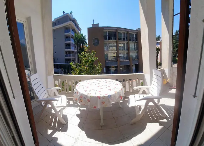 Ampie * لوكارنو